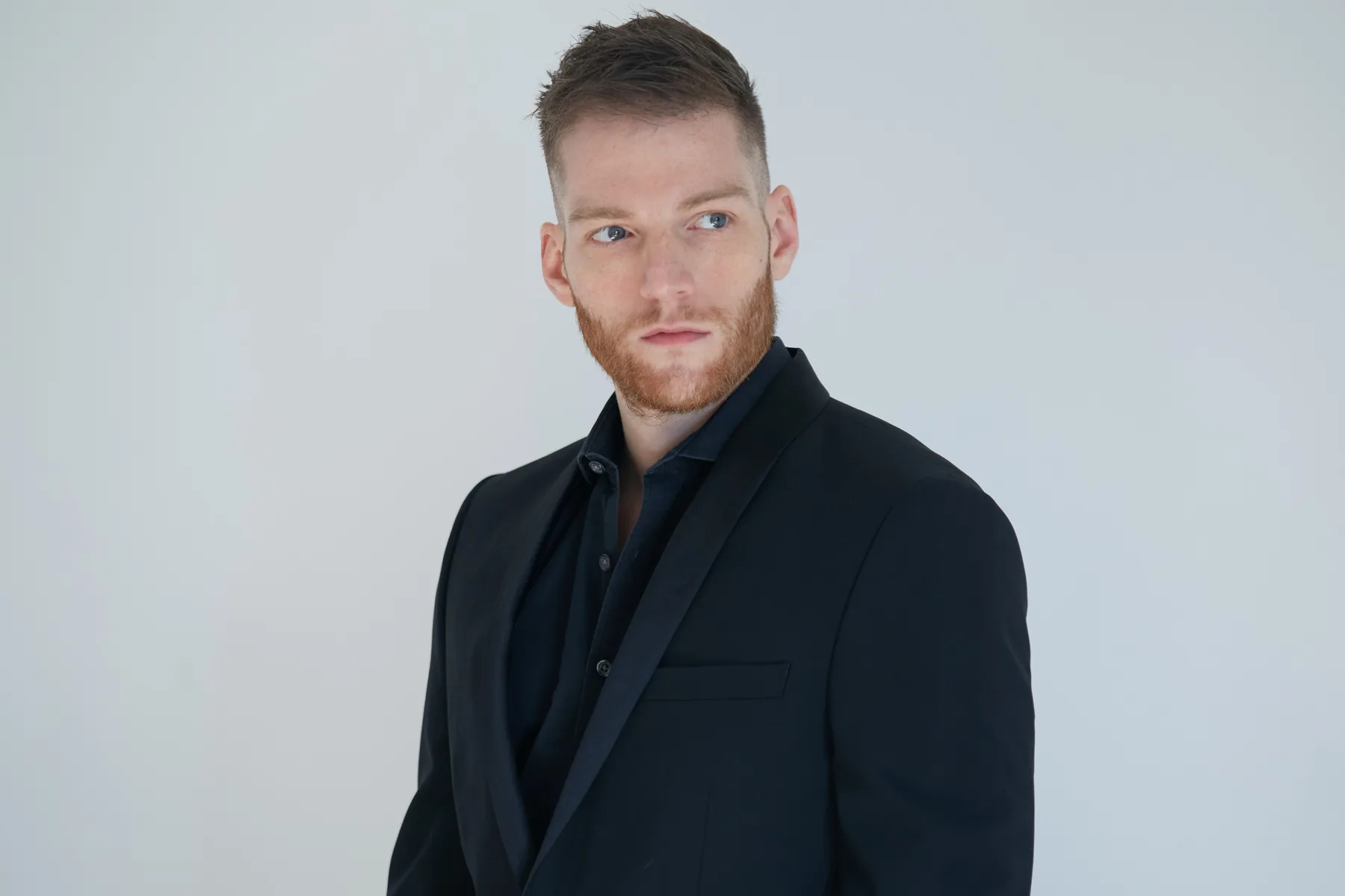 Portrait de Baptiste Mège, fondateur d’Aries Ambitions